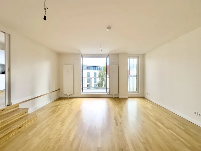 Über den Dächern Friedrichshains – helle Loftwohnung mit Balkon, EBK & Südausrichtung — photo 1